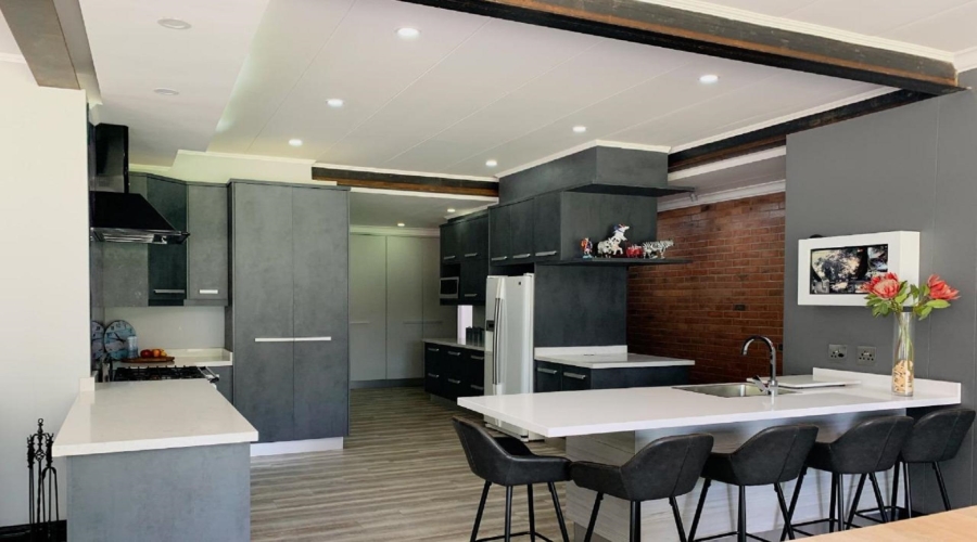 6 Bedroom Property for Sale in Sasolburg Ext 4 Free State